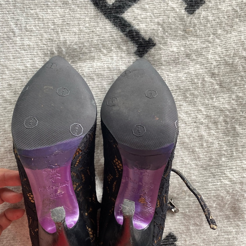 D&G Dolce and Gabana lace heels. EU size 36.5 - Picture 4 of 7